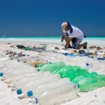 Ingenieros usan desechos plásticos para construir casas ecológicas – México