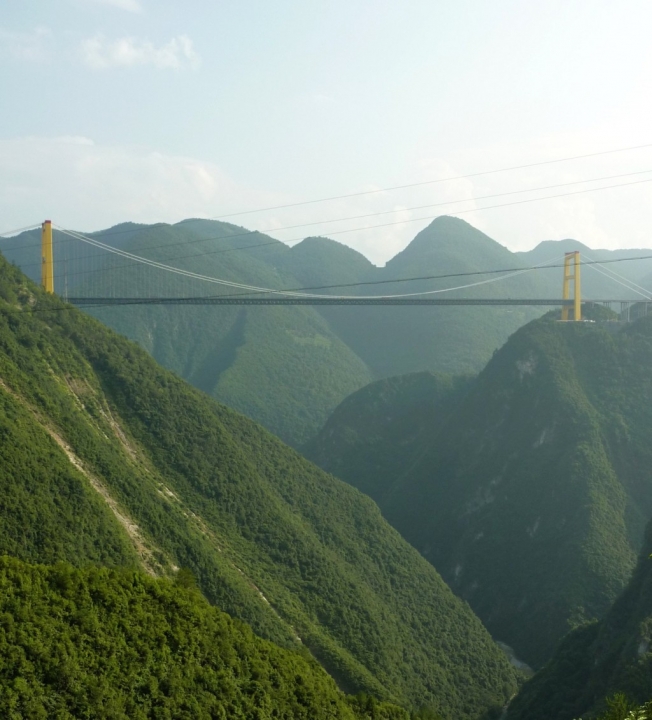 b Aizhai Bridge uno de los Puentes más altos del mundo